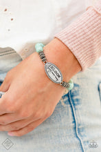 Load image into Gallery viewer, Simply Santa Fe - Complete Trend Blend - November &#39;22 Fashion Fix Set
