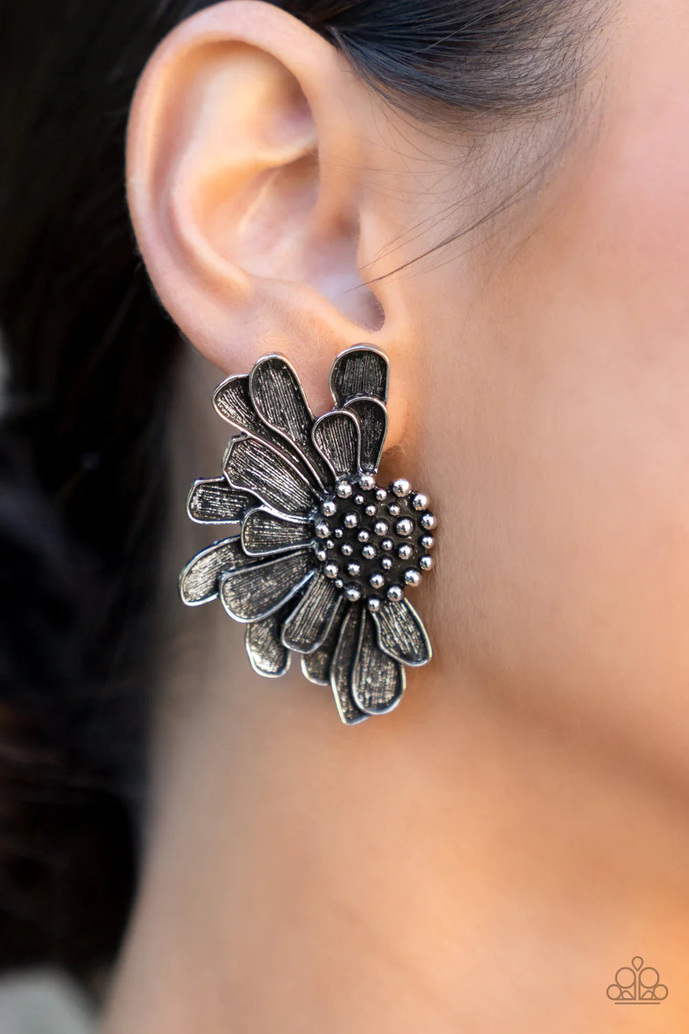 Farmstead Meadow - Silver Earring - LOP April '22 - NEW RELEASE