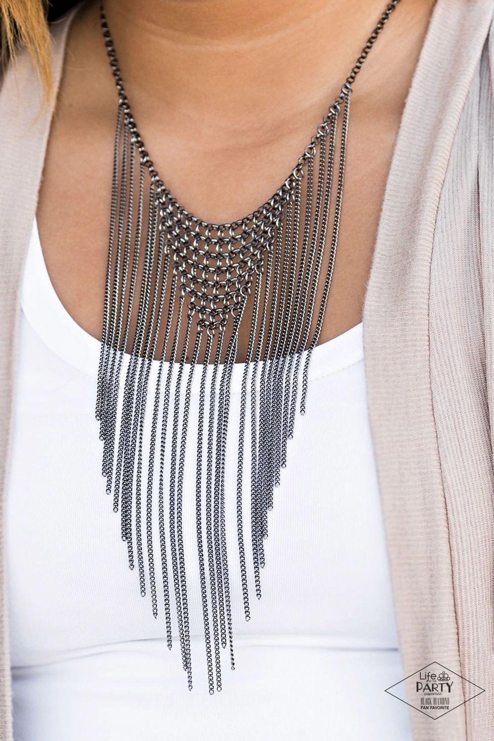 Metro Majesty - Black Necklace - NEW RELEASE