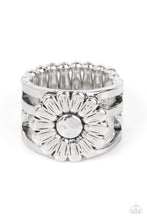 Load image into Gallery viewer, Roadside Daisies - Silver Flower Ring - NEW RELEASE
