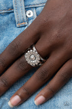 Load image into Gallery viewer, Roadside Daisies - Silver Flower Ring - NEW RELEASE
