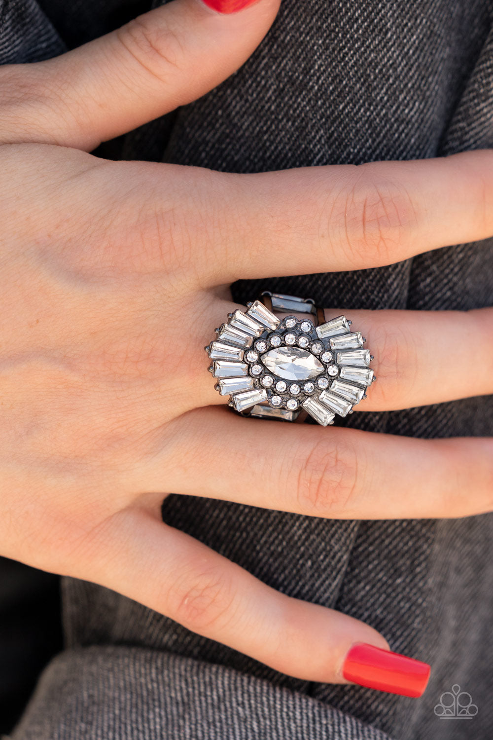 Daringly Deco - Black Ring - NEW RELEASE
