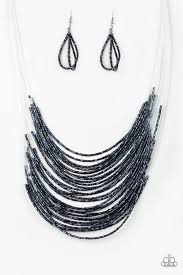 Catwalk queen- blue seedbead necklace