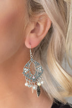 Load image into Gallery viewer, Garden picnic- white earring
