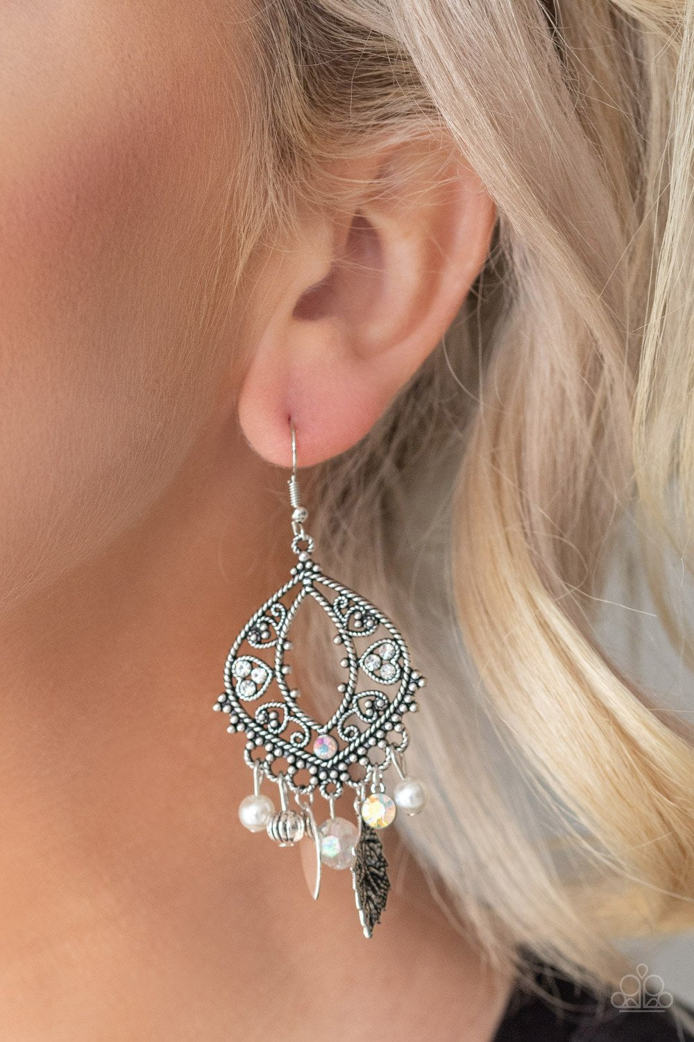 Garden picnic- white earring