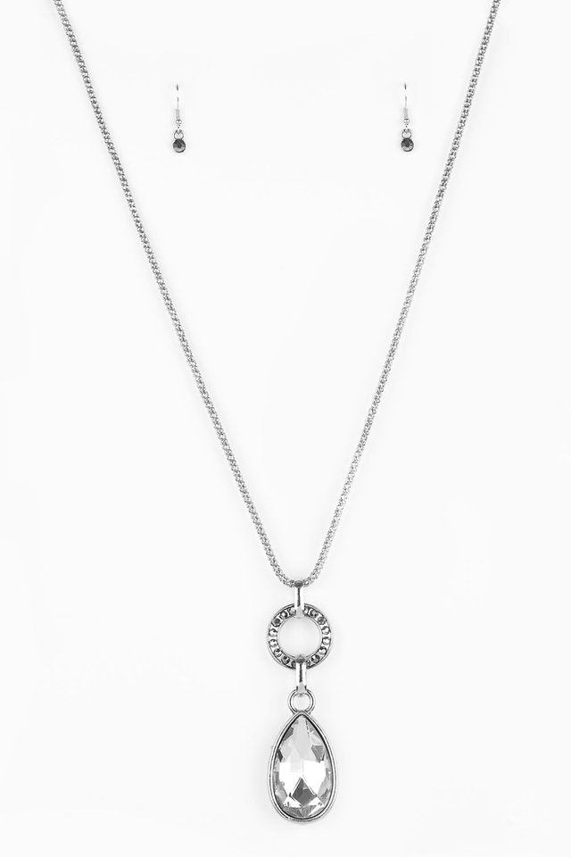 Lookin like a million- silver necklace