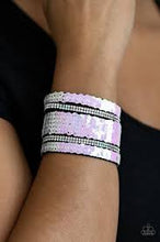 Load image into Gallery viewer, Mermaid service- white snap bracelet

