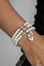 Load image into Gallery viewer, Mom wow- white bracelet
