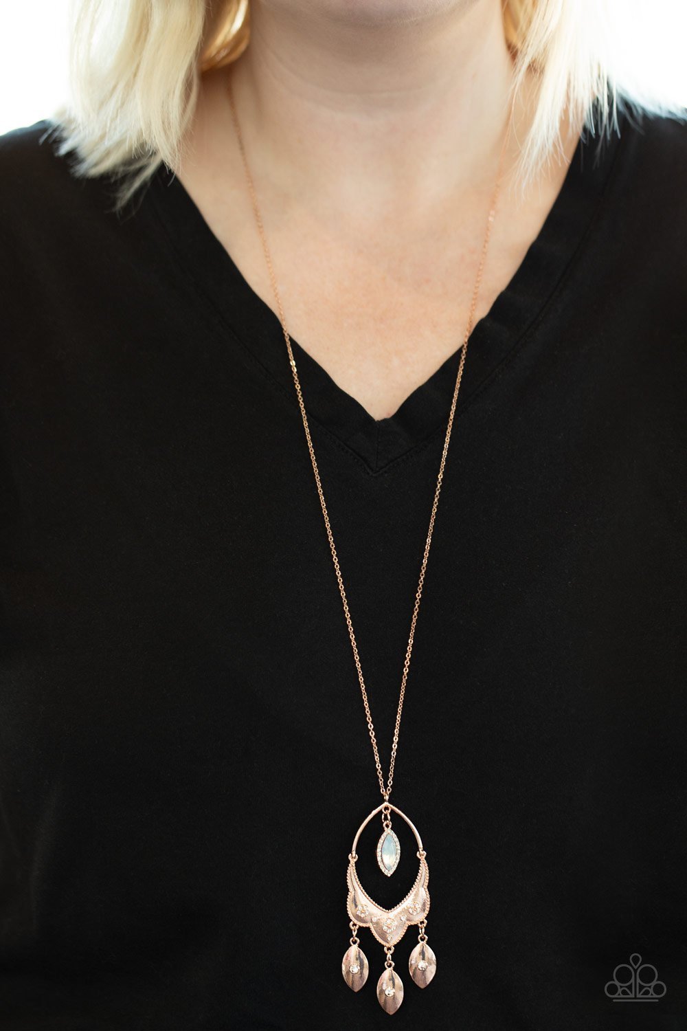Royal iridescence- rose gold necklace