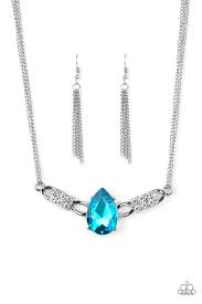Way to make an entrance- blue necklace