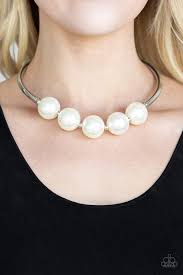 Welcome to wall street- white necklace