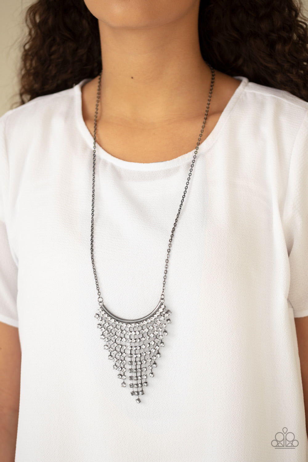 Glitter bomb- black necklace